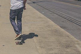 skateboarder-388977__180